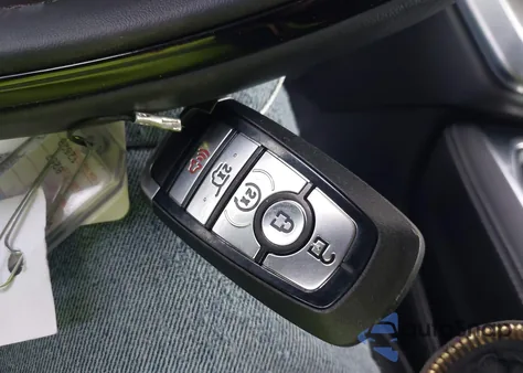 2025 Ford Expedition Platinum Max z USA, uszkodzony, nr VIN 1FMJK1M89SEA26778